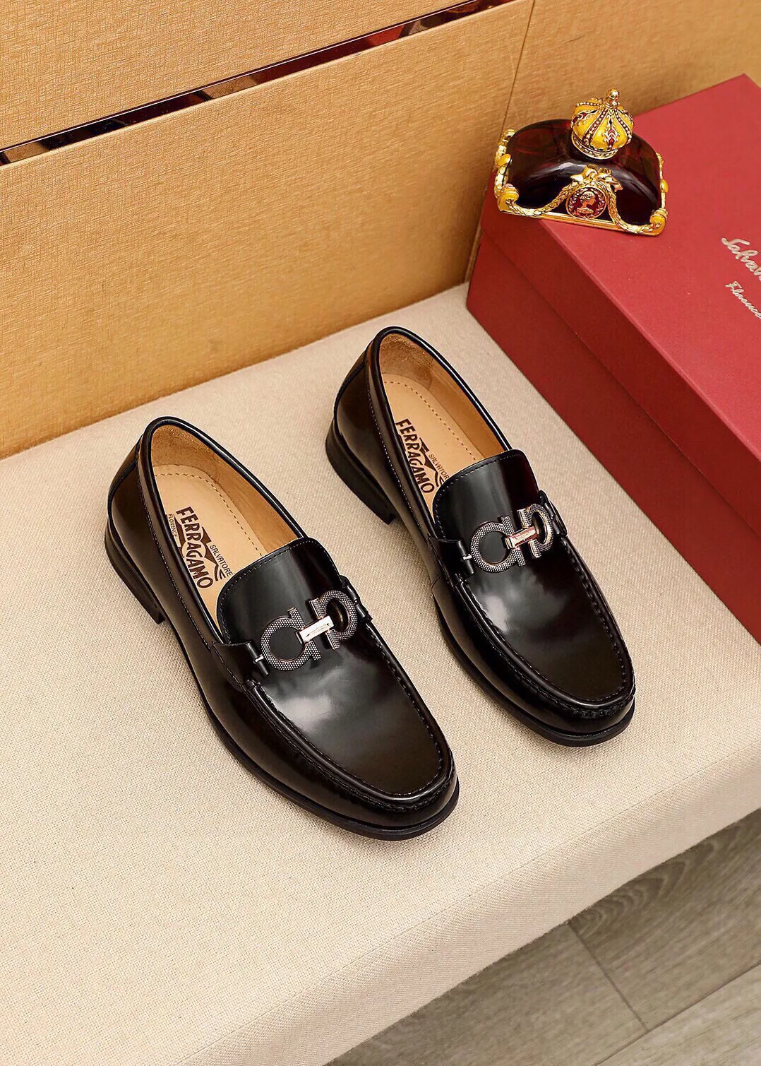 Men's shoes 💰480 💐 Product trademark: Ferragamo "Ferragamo" casual leather shoes Regular size: 38-44 (45🉑️customized) Product materials: Selected imported first-layer open-edge beaded cowhide leather upper + luxury hardware buckle, imported water-dyed cowhide leather lining. Strong three-dimensional visual effect, original outsole color: 3⃣️seed leather materials available